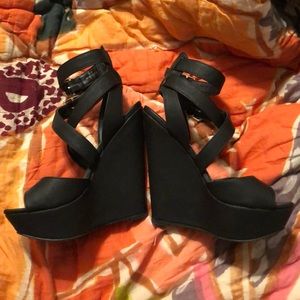 Steve Madden Black Wedges